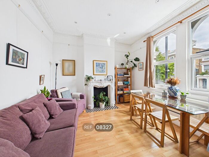 3 Bedroom Maisonette To Rent In Acre Lane, Brixton, London, SW2