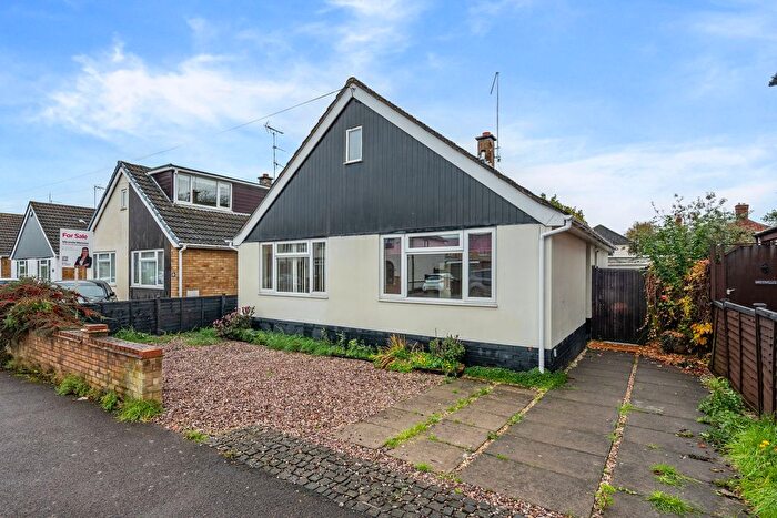 2 Bedroom Detached Bungalow For Sale In Blandford Avenue, Kettering, NN16