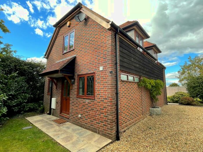 2 Bedroom Cottage To Rent In Flexford Road, North Baddesley, SO52