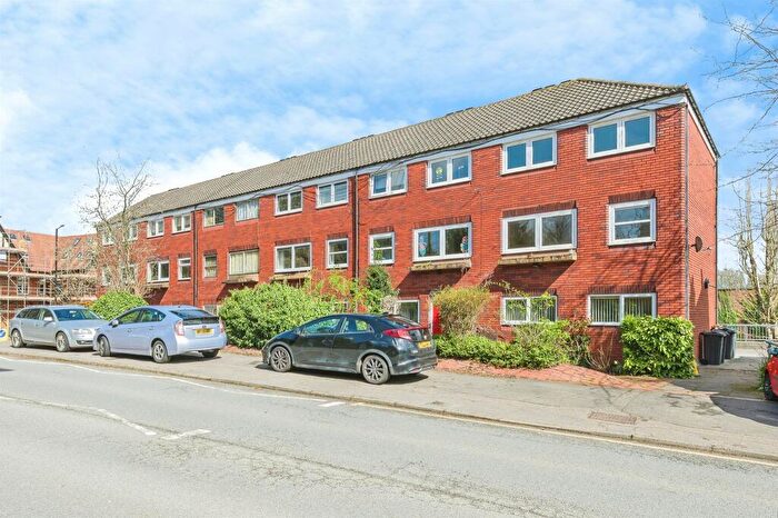 2 Bedroom Maisonette For Sale In Coleshill Street, Sutton Coldfield, B72