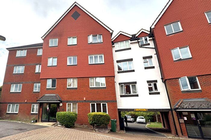 2 Bedroom Flat For Sale In Tower Close, East Grinstead, West Sussex., RH19