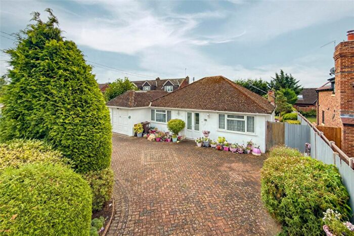3 Bedroom Bungalow For Sale In The Uplands, Bricket Wood, St. Albans, Hertfordshire, AL2