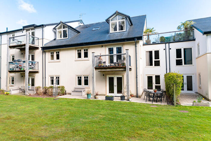 2 Bedroom Retirement Property For Sale In Ben Rhydding Drive, Ilkley, West Yorkshire, LS29