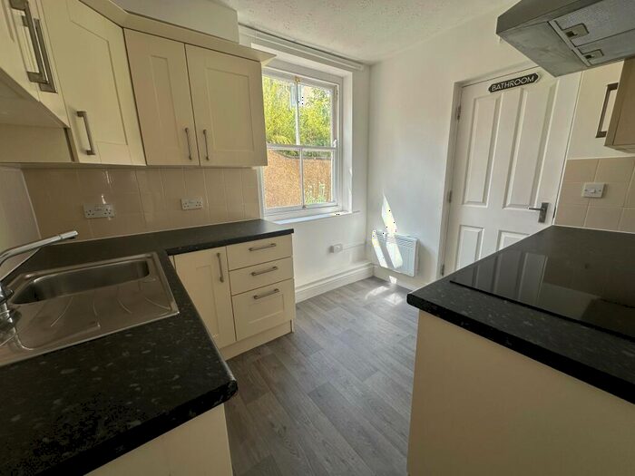 1 Bedroom Flat To Rent In The Friary, Southsea, PO5