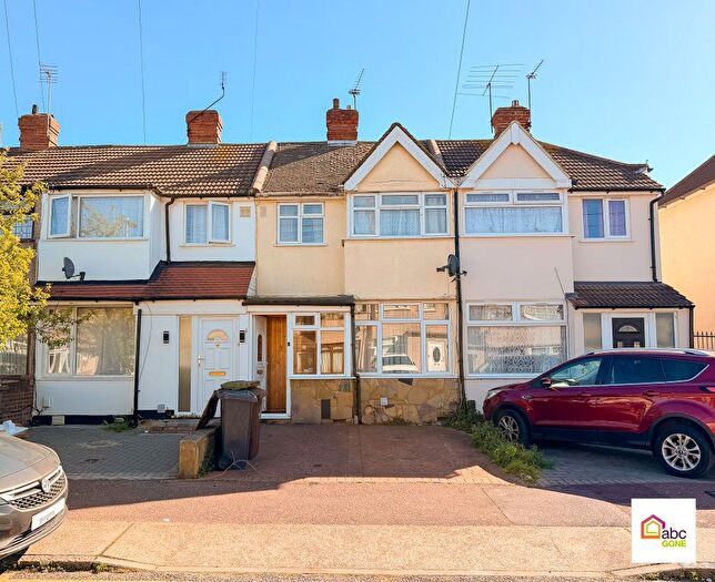 3 Bedroom Semi-Detached House For Sale In Third Avenue, Dagenham, Uk, RM10