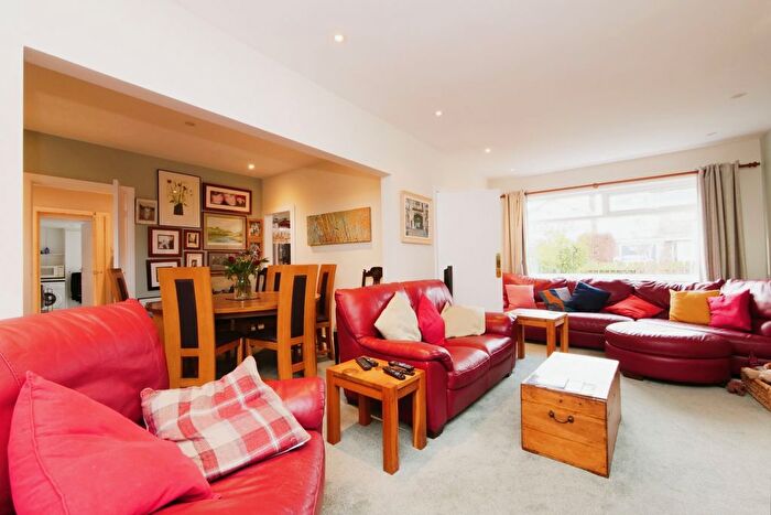 4 Bedroom Detached House For Sale In Lorraine Avenue, Elvington, York, YO41