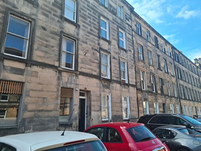 3 Bedroom Flat To Rent In Grindlay Street, West End, Edinburgh, EH3
