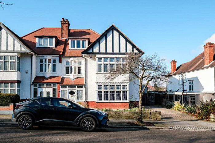 6 Bedroom Semi Detached House For Sale In Lanchester Road, London, N6