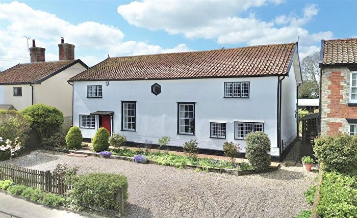 4 Bedroom Property For Sale In The Street, Hepworth, IP22
