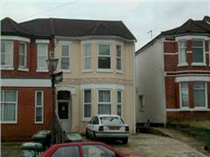 6 Bedroom House To Rent In Burgess Road, SO16