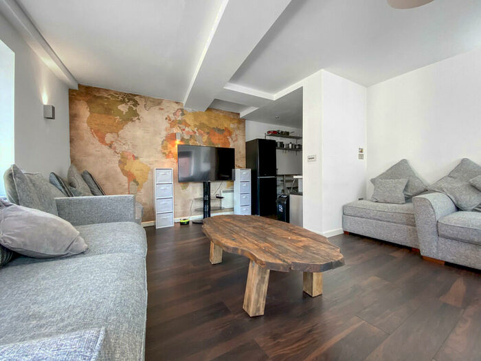 2 Bedroom Apartment To Rent In Basilica, King Charles Street, Leeds City Centre, LS1