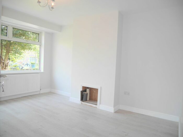 2 Bedroom Maisonette To Rent In Methuen Close, Edgware HA8