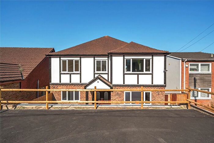 2 Bedroom Flat For Sale In Hillcrest Road, Biggin Hill, Westerham, Kent, TN16