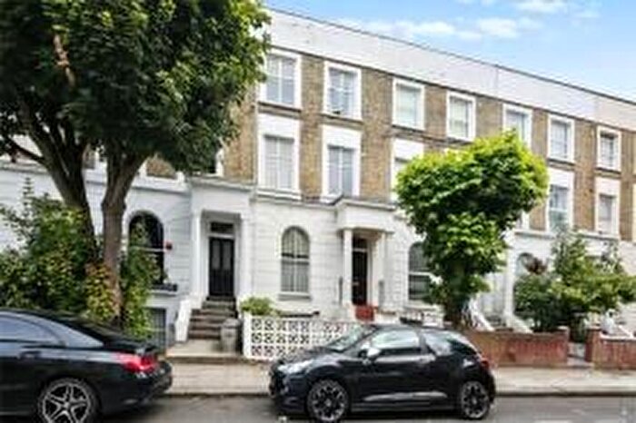 3 Bedroom Flat To Rent In Stanlake Road, London, W12