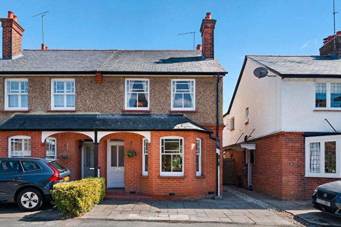 3 Bedroom Semi-Detached House For Sale In Hogshill Lane, Cobham, KT11