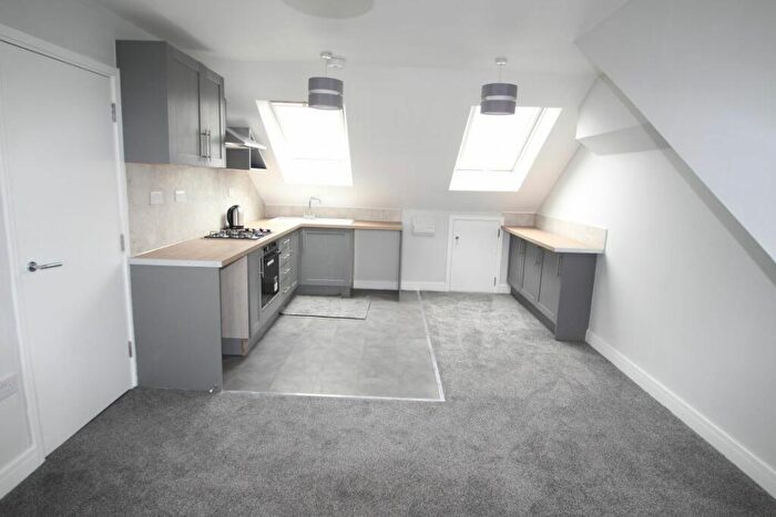 2 Bedroom Flat To Rent In York Road Ilford, IG1