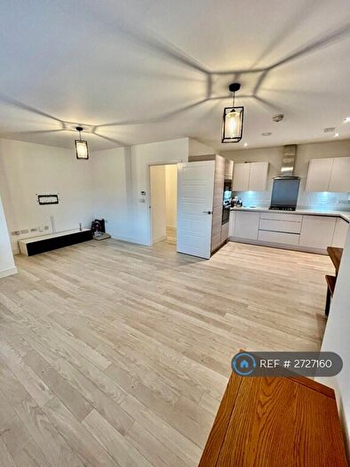 2 Bedroom Flat To Rent In Frost Close, Swanscombe, DA10