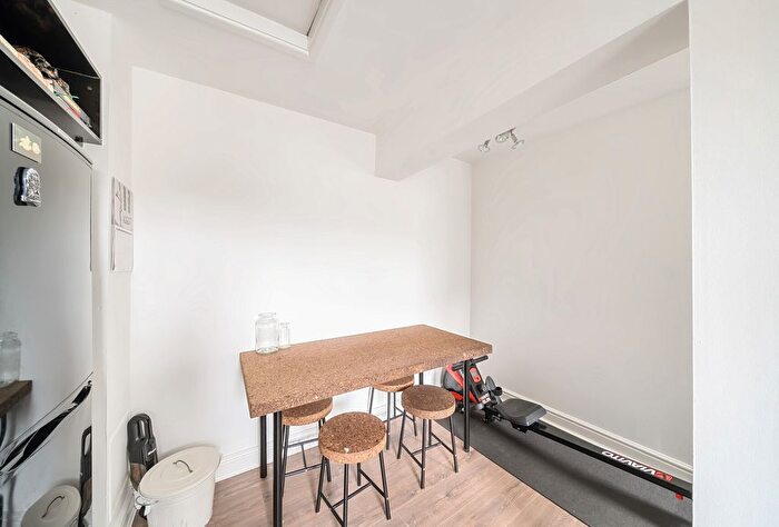 1 Bedroom Flat For Sale In Great Stanhope Street, Bath, Somerset, BA1