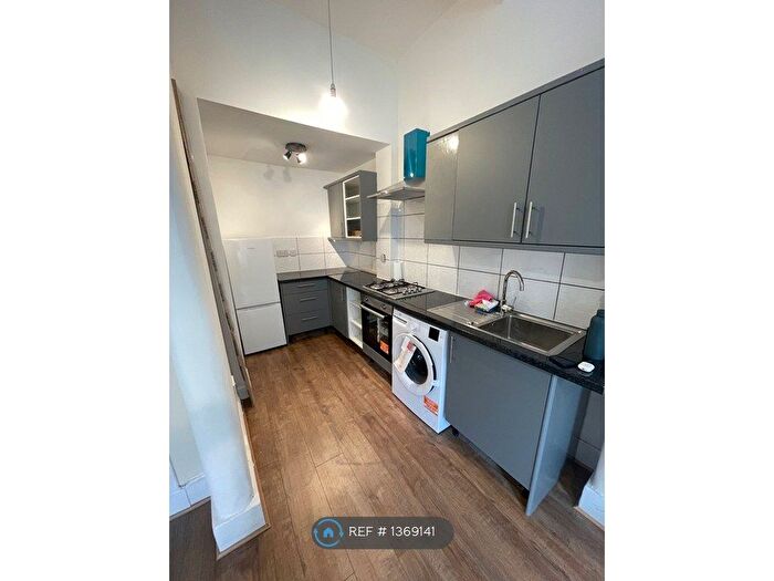 2 Bedroom Flat To Rent In Airlie Street, Glasgow, G12