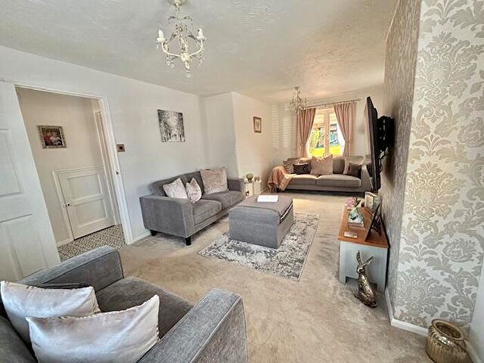 3 Bedroom End Of Terrace House For Sale In Mountwood Road, Selsey, PO20