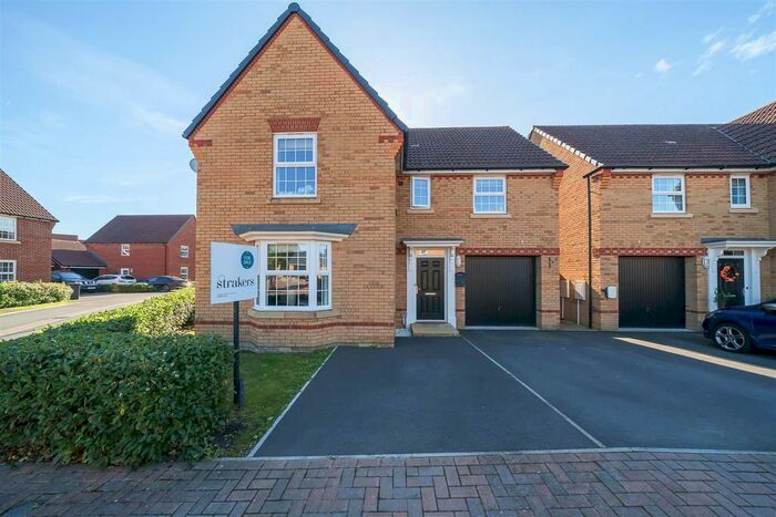 4 Bedroom Detached House For Sale In Gandy Way, Devizes, SN10