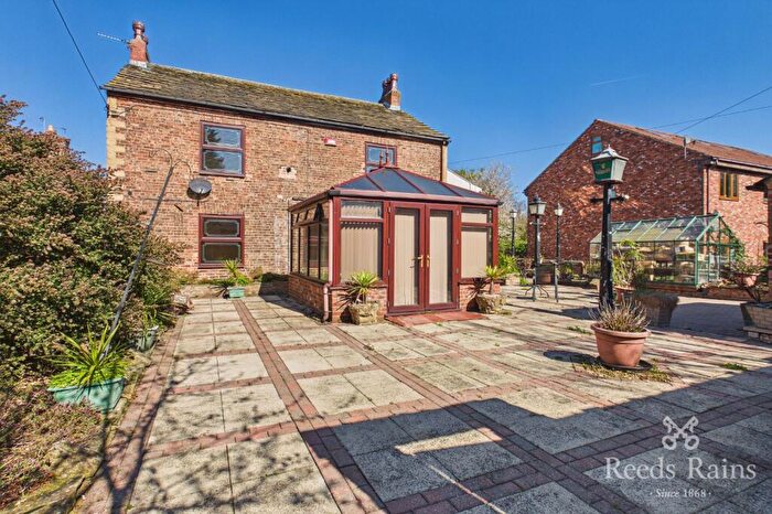 4 Bedroom Detached House For Sale In Wood Row, Methley, Leeds, West Yorkshire, LS26