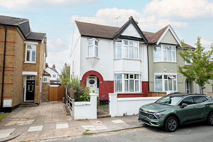 3 Bedroom Semi-Detached House For Sale In Dawlish Drive, Leigh-on-sea, SS9