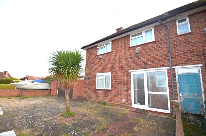 4 Bedroom Semi Detached House To Rent In Carlton Avenue, Feltham, TW14