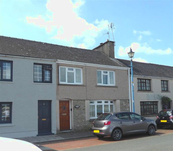 2 Bedroom Property To Rent In Front Street, Pembroke Dock, SA72