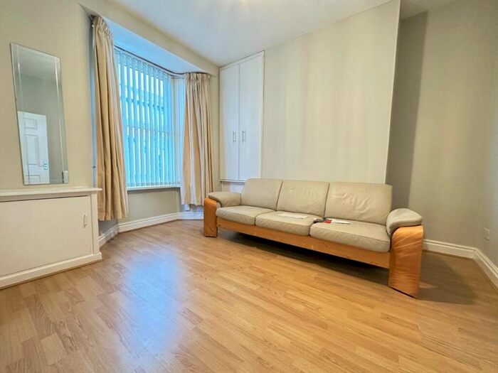 3 Bedroom Terraced House To Rent In Sutcliffe St, Kensington, L6