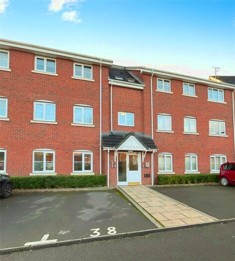 2 Bedroom Flat To Rent In Russell Street, Willenhall, West Midlands, WV13