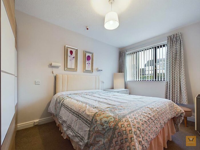 2 Bedroom Flat For Sale In Dorchester Road, Hazel Grove, Stockport, SK7