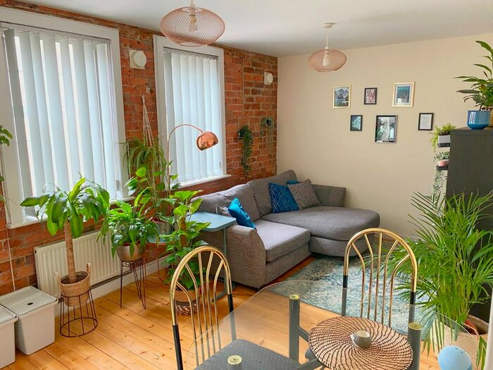 2 Bedroom Flat To Rent In Columbia Place, Fornham Street, Sheffield, South Yorkshire, S2