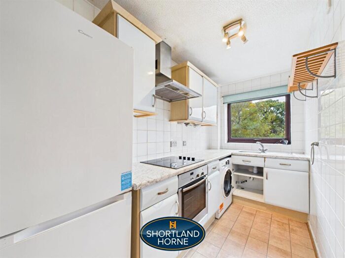 1 Bedroom Flat To Rent In Leaf Court, Fenside Avenue, Styvechale, Coventry, CV3
