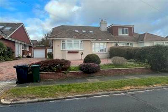 4 Bedroom Semi-Detached Bungalow To Rent In Bramble Rise, Brighton, BN1