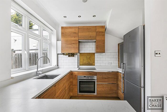 3 Bedroom Terraced House To Rent In Carnarvon Avenue, Enfield, EN1