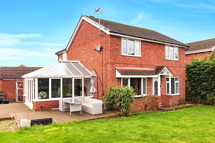 4 Bedroom Detached House For Sale In Wold Road, Pocklington, York, YO42