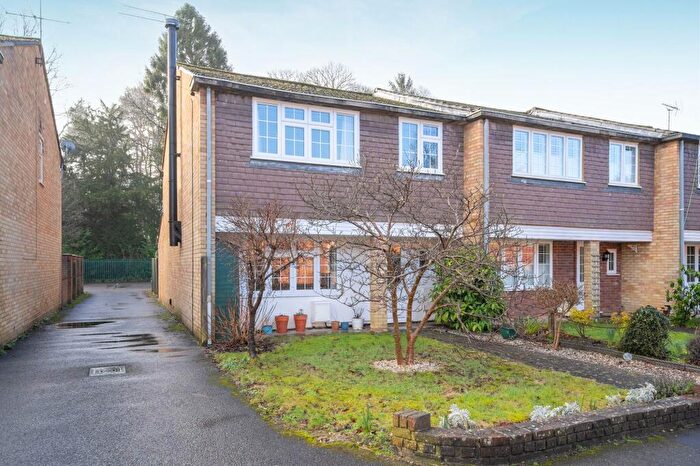 4 Bedroom End Of Terrace House For Sale In Church Road, Chavey Down, SL5