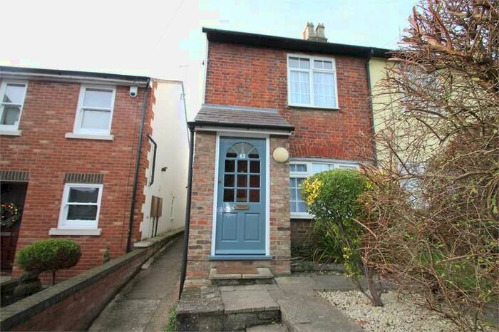 2 Bedroom End Of Terrace House To Rent In High Street, AL2