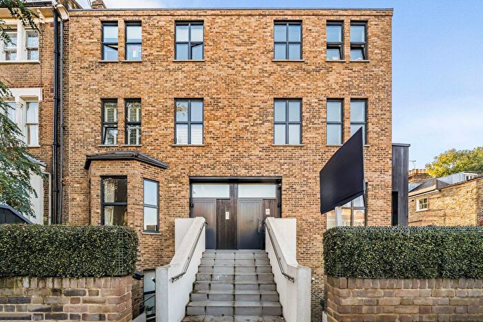 2 Bedroom Flat To Rent In Malferna House, Dalston, London, E8