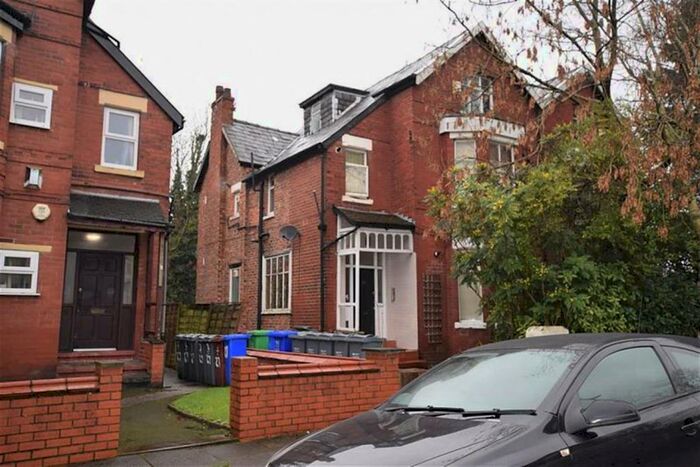Apartment To Rent In Ellesmere Road, Manchester, M21