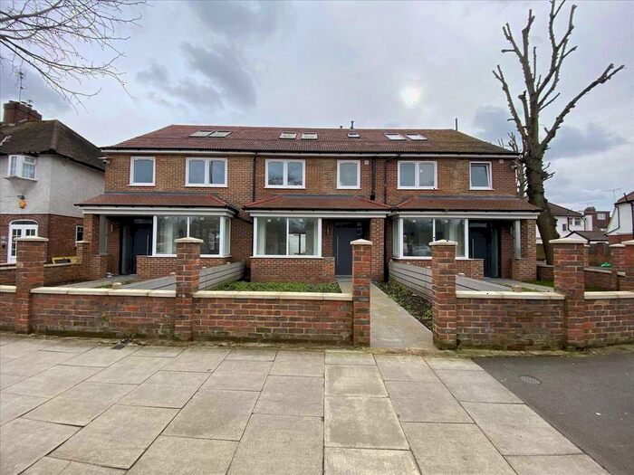 12 Bedroom End Of Terrace House To Rent In Ruislip Road East, London, W13