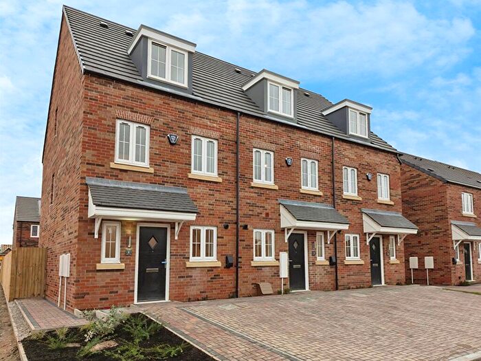 3 Bedroom End Of Terrace House For Sale In Bailey Close, Beverley, HU17