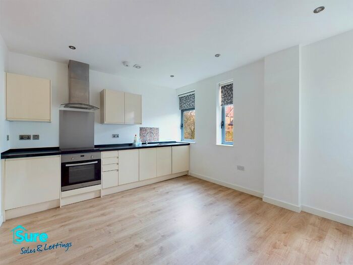 1 Bedroom Flat To Rent In Normandy House, Wolsey Road, Hemel Hempstead, Hertfordshire, HP2