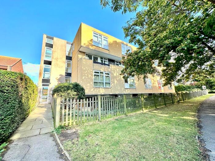 1 Bedroom Flat To Rent In Pegwell Road, Ramsgate, CT11
