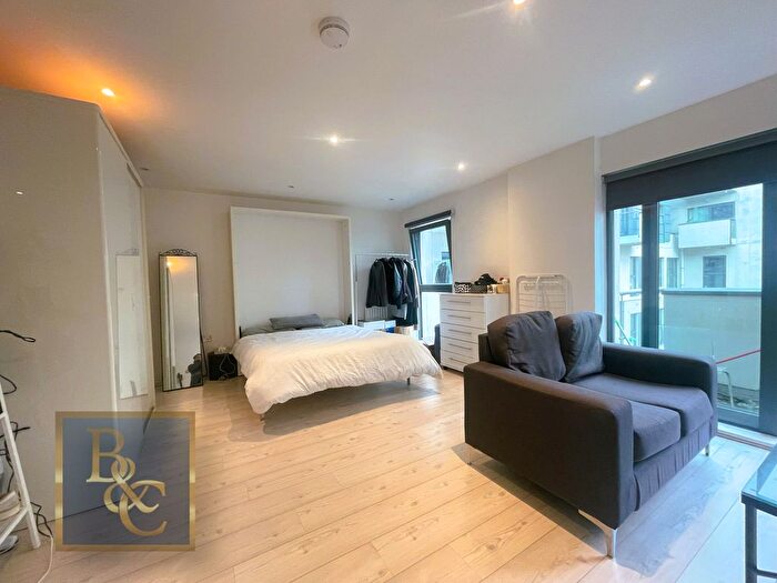 Studio To Rent In Lock House Oval Road, Camden, NW1