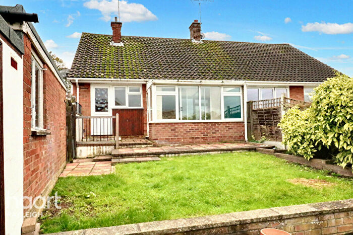2 Bedroom Semi-Detached Bungalow For Sale In Lower Lambricks, Rayleigh, SS6