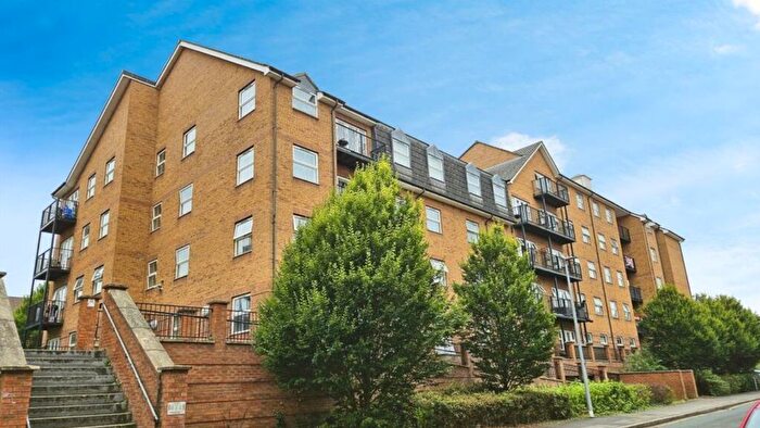 2 Bedroom Flat To Rent In Holly Street, Luton, LU1