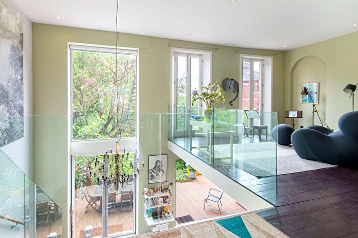 6 Bedroom Semi-Detached House To Rent In Parliament Hill, London, NW3