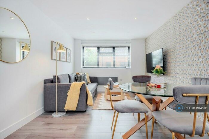 2 Bedroom Flat To Rent In Walker Avenue, Milton Keynes, MK12